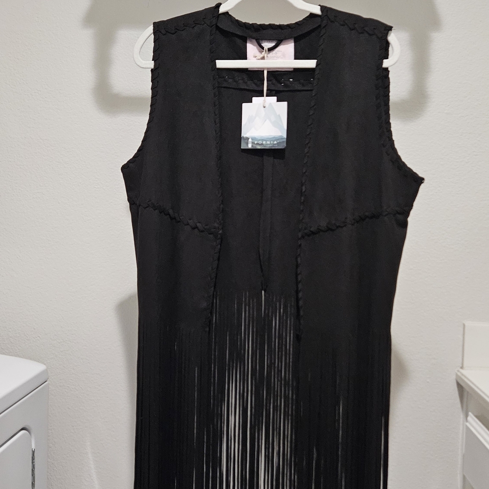 Chic Black Sleeveless Fringe Top
